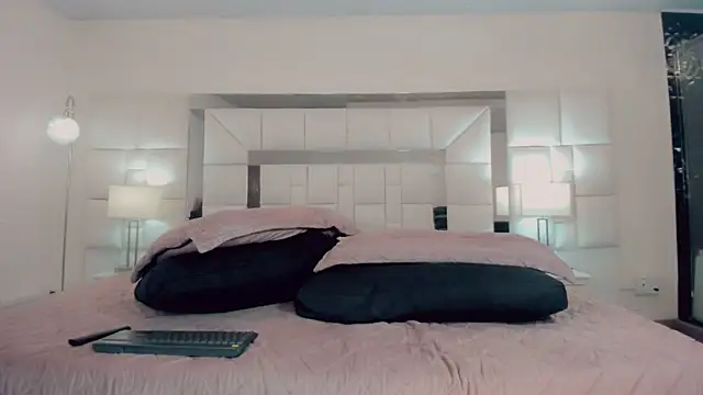 Gisele fox online show from 8, 3, 2025