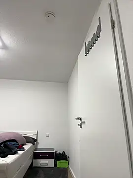 Mia-Fuchs online show from 11, 3, 2025