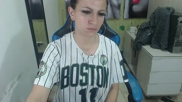 Anniee x online show from 28, 2, 2025