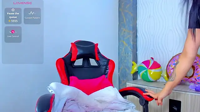 Anniee x online show from 5, 7, 2026