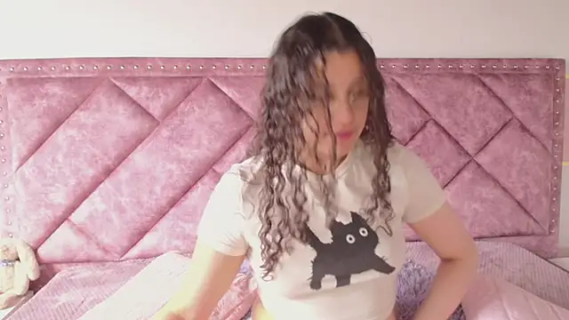 Charlotte  Miller online show from 22, 3, 2025