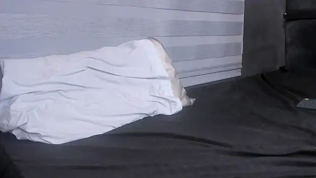 Snapshot of adam_piarse01 chatting on 12, 3, 2025 adam piarse01 online show from 12, 3, 2025