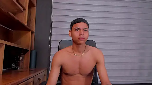 Snapshot of adam_piarse01 chatting on 19, 3, 2025 adam piarse01 online show from 19, 3, 2025