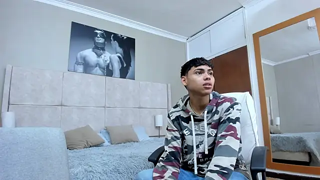 Snapshot of adam_piarse01 chatting on 15, 10, 2025 adam piarse01 online show from 15, 10, 2025