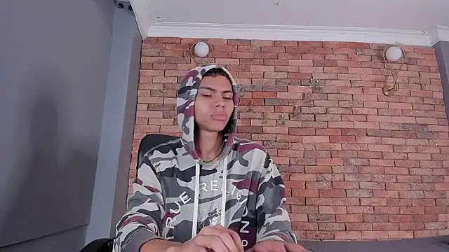 Snapshot of adam_piarse01 chatting on 12, 1, 2026 adam piarse01 online show from 12, 1, 2026