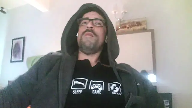 Snapshot of Patrickhound chatting on 5, 2, 2025 Patrickhound online show from 5, 2, 2025