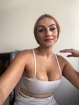 Snapshot of Samantha_bigboobs chatting on 9, 1, 2025 Samantha bigboobs online show from 9, 1, 2025
