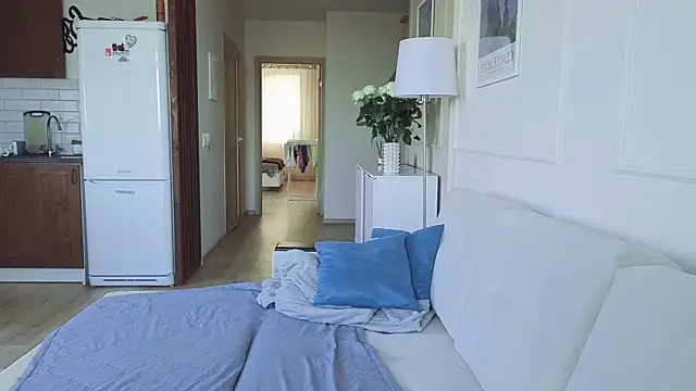 KristineEsme online show from 26, 10, 2025