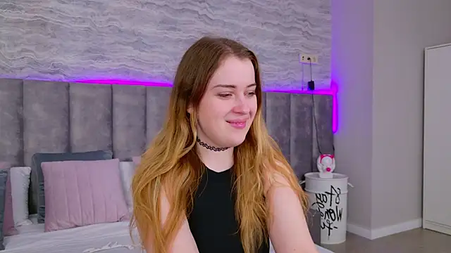 Snapshot of EllieGarson chatting on 18, 3, 2025 EllieGarson online show from 18, 3, 2025