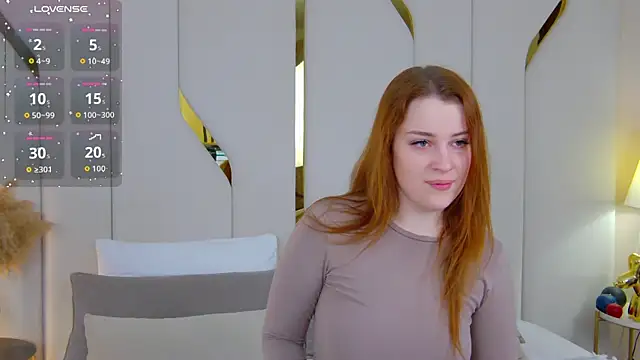 Snapshot of EllieGarson chatting on 17, 11, 2025 EllieGarson online show from 17, 11, 2025