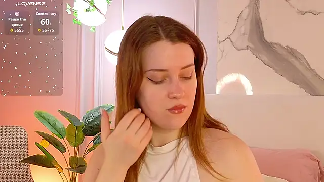 Snapshot of EllieGarson chatting on 9, 2, 2026 EllieGarson online show from 9, 2, 2026