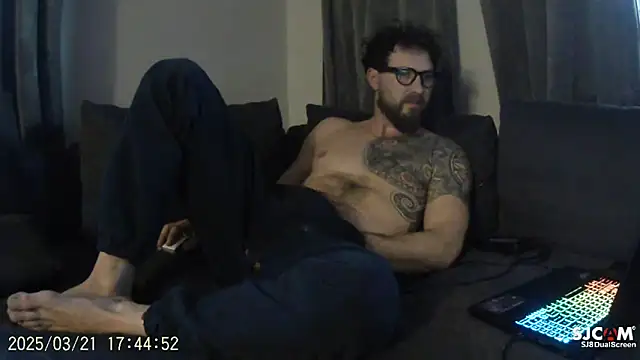 Snapshot of realdilf chatting on 21, 3, 2026 realdilf online show from 21, 3, 2026