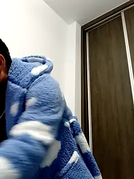 Snapshot of Mikeherz777 chatting on 13, 1, 2025 Mikeherz777 online show from 13, 1, 2025