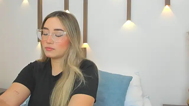 antonella cutie  online show from 15, 3, 2025