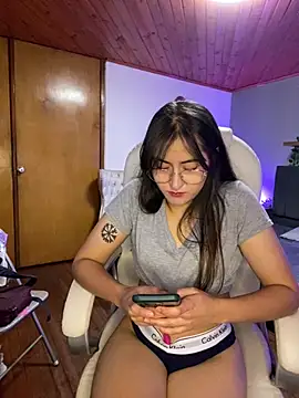 Camila pinkk online show from 12, 1, 2025