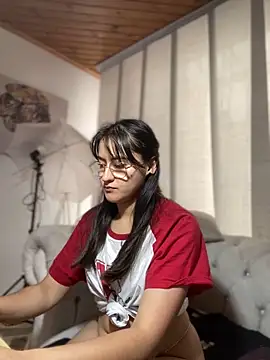 Camila pinkk online show from 2, 2, 2025