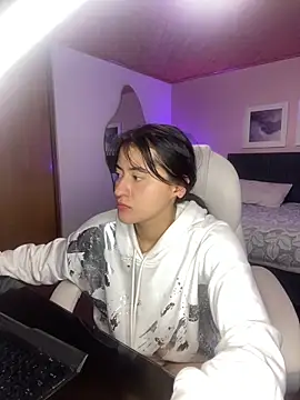 Camila pinkk online show from 8, 3, 2025