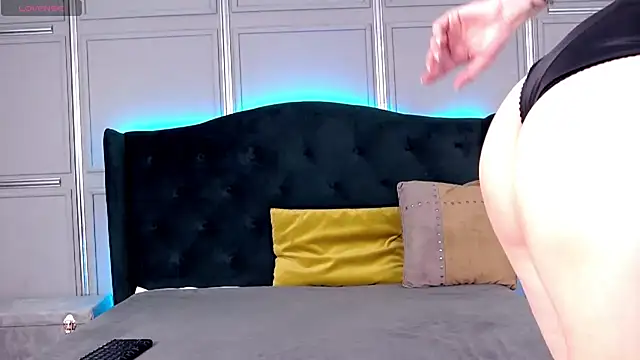 Snapshot of AshlineKatte chatting on 11, 3, 2025 AshlineKatte online show from 11, 3, 2025