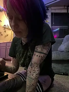 Snapshot of trashbrat chatting on 13, 5, 2026 trashbrat online show from 13, 5, 2026