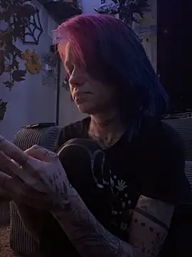 Snapshot of trashbrat chatting on 26, 5, 2026 trashbrat online show from 26, 5, 2026