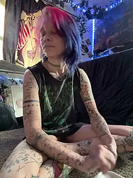 Snapshot of trashbrat chatting on 3, 6, 2026 trashbrat online show from 3, 6, 2026
