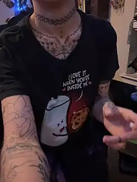 Snapshot of trashbrat chatting on 22, 6, 2026 trashbrat online show from 22, 6, 2026