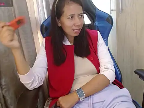 Danielagomez33 online show from 24, 6, 2026