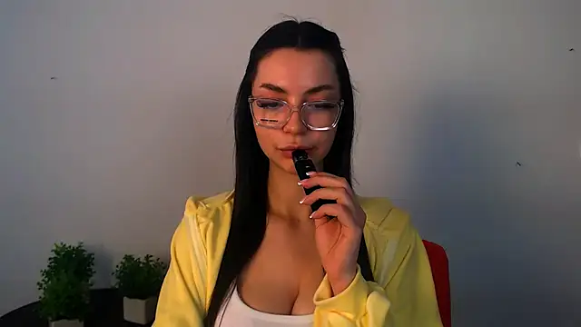 Lexi Jous online show from 4, 5, 2026