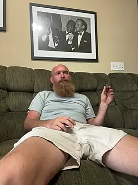 Snapshot of 32XRedBeard chatting on 27, 5, 2026 32XRedBeard online show from 27, 5, 2026