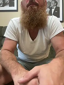 Snapshot of 32XRedBeard chatting on 27, 6, 2026 32XRedBeard online show from 27, 6, 2026