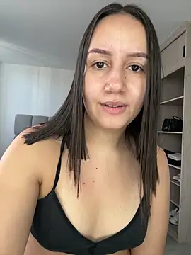 Jullya x online show from 13, 5, 2026