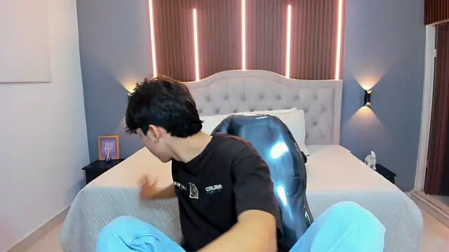 Tommy18   online show from 30, 9, 2025