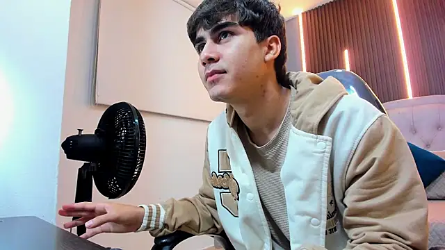 Tommy18   online show from 2, 12, 2025