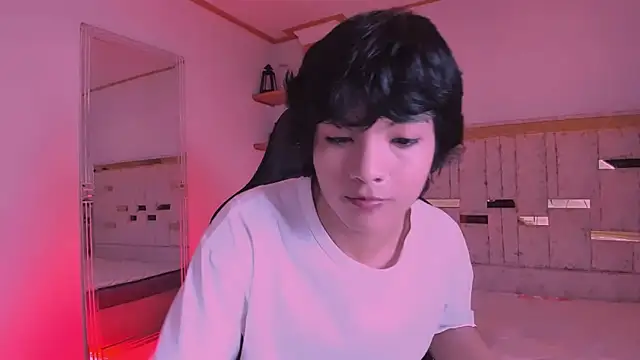 AllanYong18 online show from 13, 3, 2025