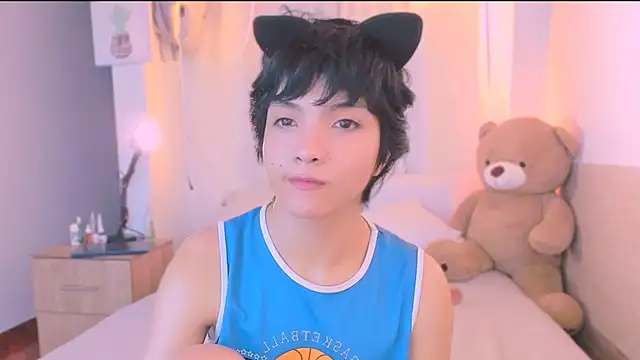 AllanYong18 online show from 13, 10, 2025