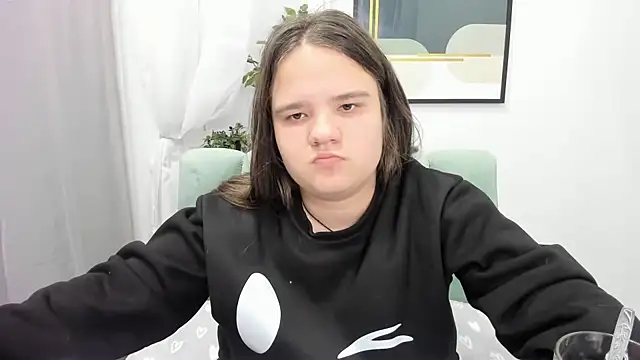 AdeleCruz online show from 4, 3, 2025