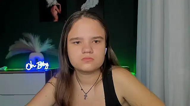 Snapshot of AdeleCruz chatting on 7, 6, 2026 AdeleCruz online show from 7, 6, 2026