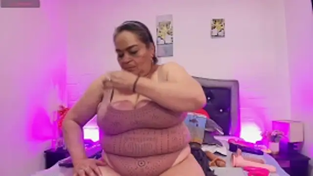 Snapshot of VickyBoobss chatting on 2, 6, 2026 VickyBoobss online show from 2, 6, 2026