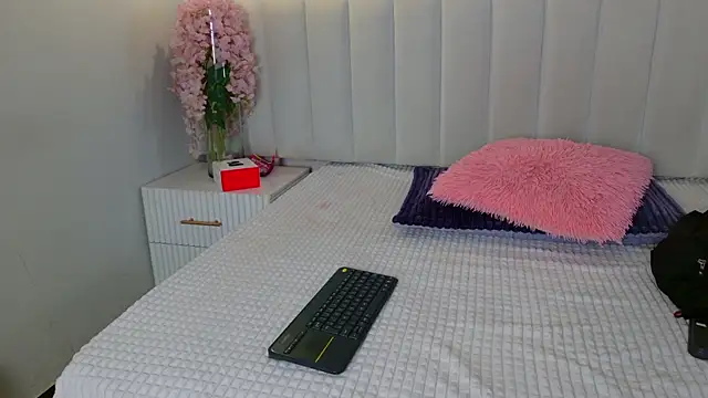 chelsea bolton  online show from 5, 7, 2026