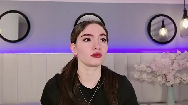 chelsea bolton  online show from 25, 7, 2026
