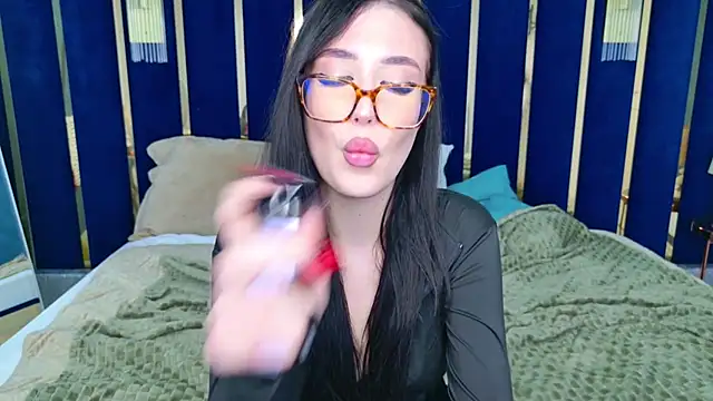 Snapshot of EmmaLawrens chatting on 22, 2, 2025 EmmaLawrens online show from 22, 2, 2025