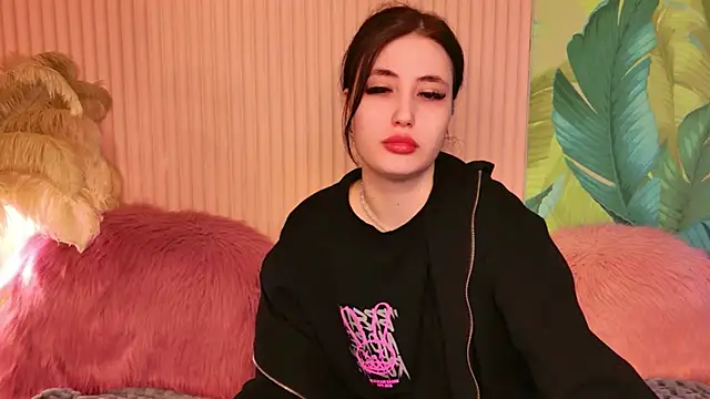 EmmaLawrens online show from 2, 5, 2026
