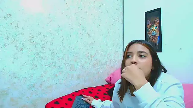 Rousse violett online show from 17, 3, 2025