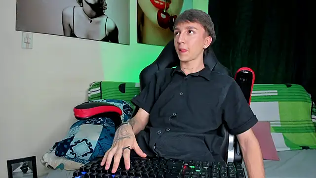 Snapshot of jeremy_salvatore chatting on 20, 1, 2025 jeremy salvatore online show from 20, 1, 2025