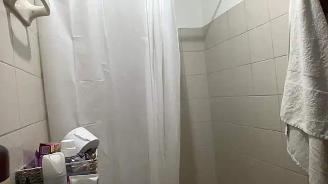 LunaBeya online show from 7, 11, 2025