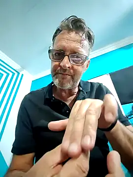 itsmeyes69 online show from 29, 1, 2025