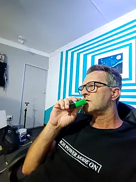 itsmeyes69 online show from 21, 3, 2025