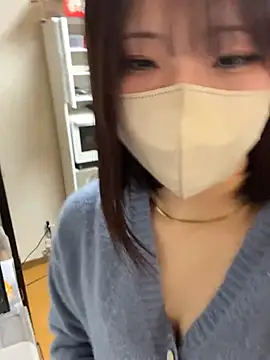 Snapshot of sakuchaaa_2525 chatting on 2, 4, 2026 sakuchaaa 2525 online show from 2, 4, 2026