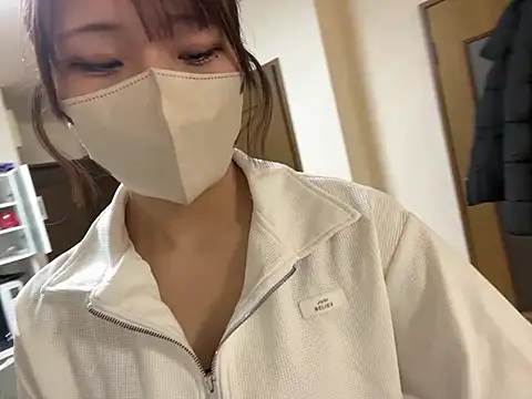 Snapshot of sakuchaaa_2525 chatting on 4, 4, 2026 sakuchaaa 2525 online show from 4, 4, 2026