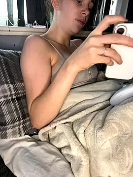 Snapshot of VioletxBlue chatting on 13, 10, 2025 VioletxBlue online show from 13, 10, 2025